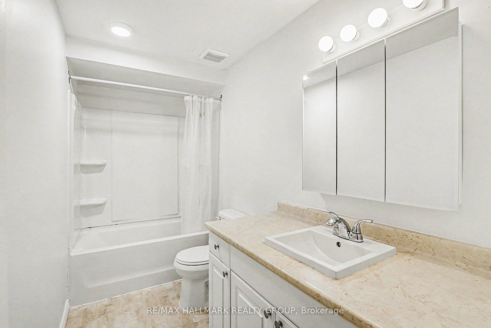 1747A Lamoureux Drive • Ottawa, ON photo 20