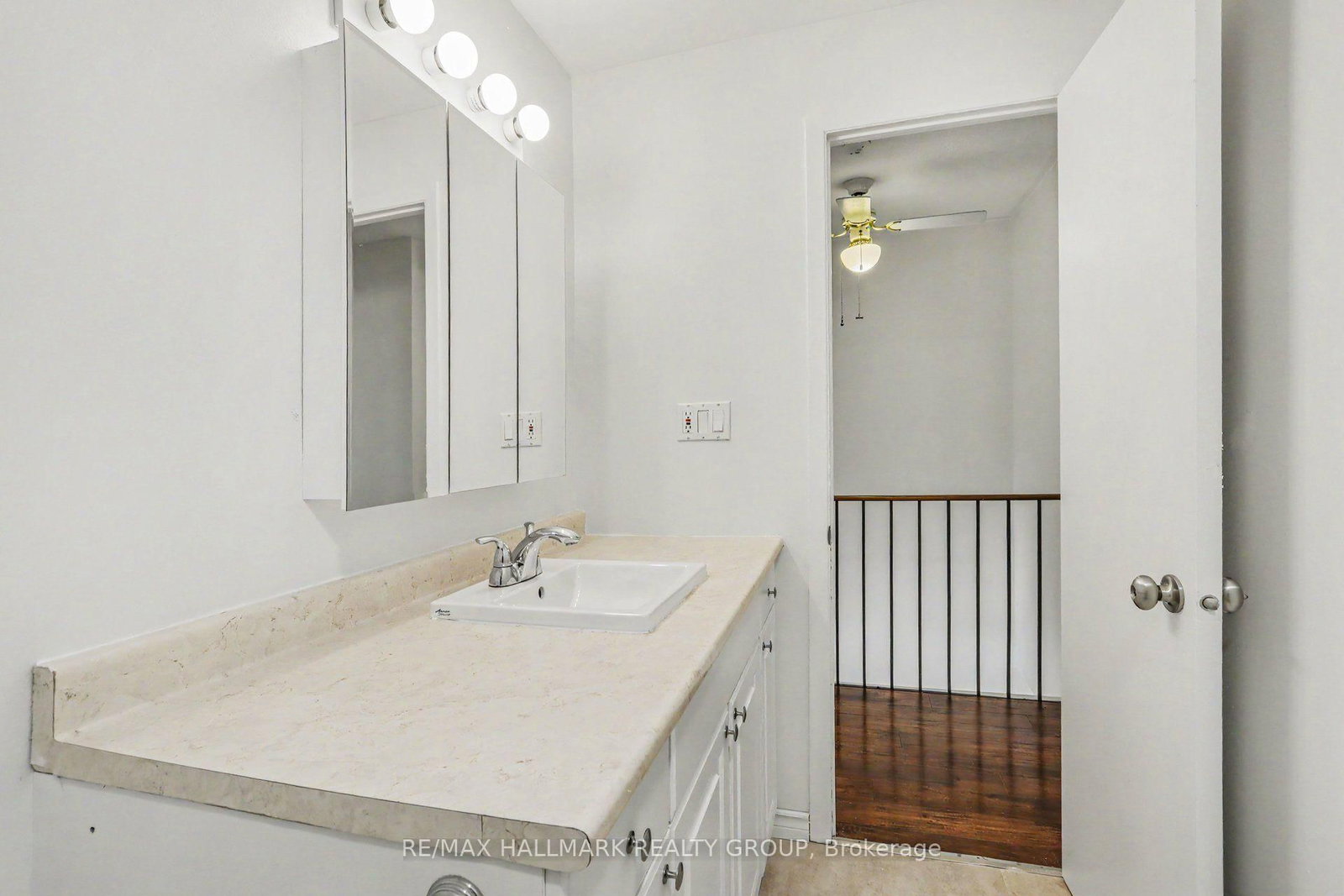 1747A Lamoureux Drive • Ottawa, ON photo 21