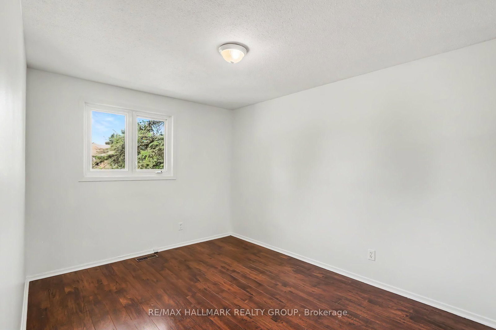 1747A Lamoureux Drive • Ottawa, ON photo 22