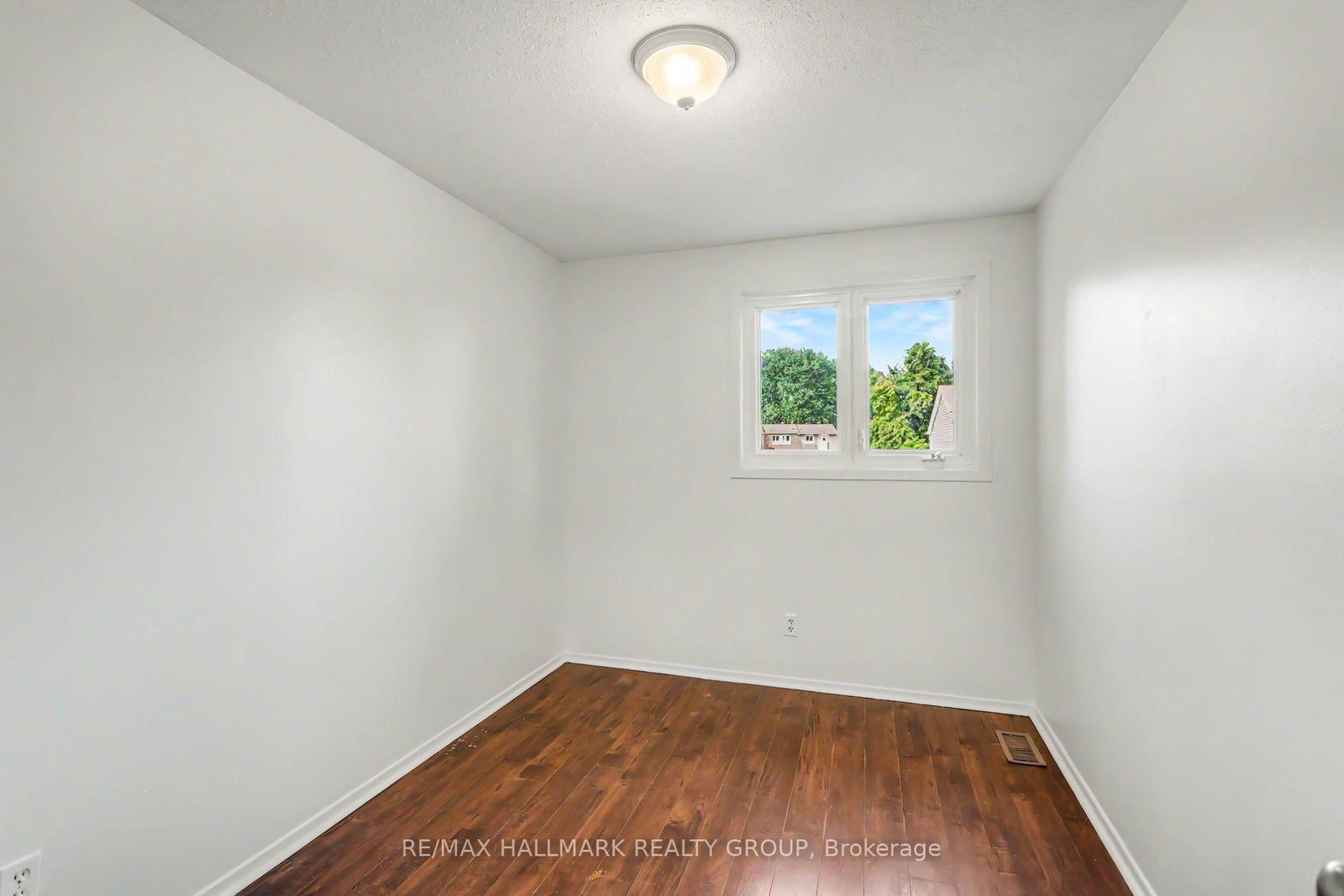 1747A Lamoureux Drive • Ottawa, ON photo 24
