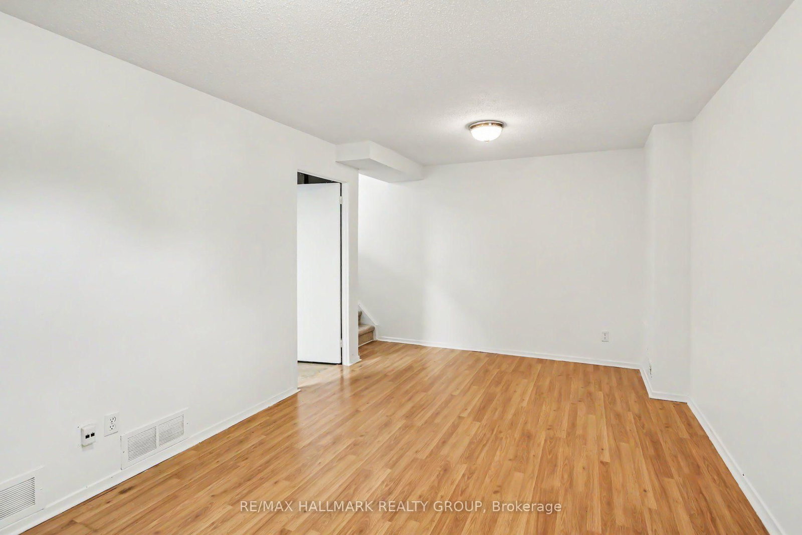 1747A Lamoureux Drive • Ottawa, ON photo 29