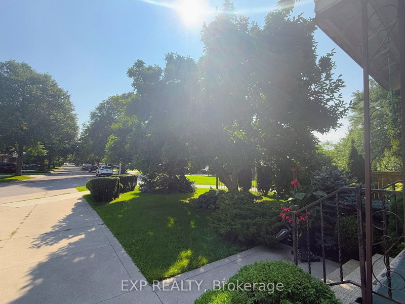 82 Lacey Crescent