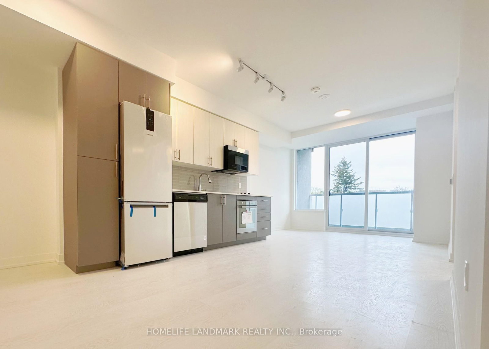 307 - 415 Main Street W, Hamilton 4