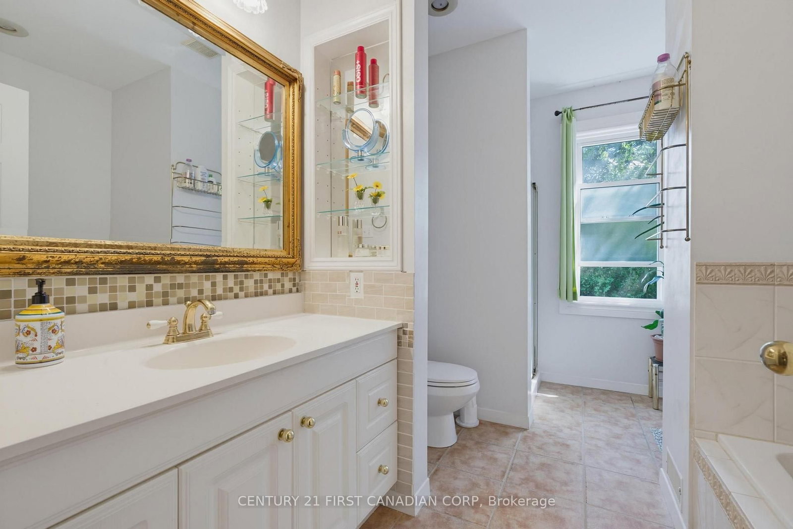 501 COMMISSIONERS Road E • London South, ON photo 59
