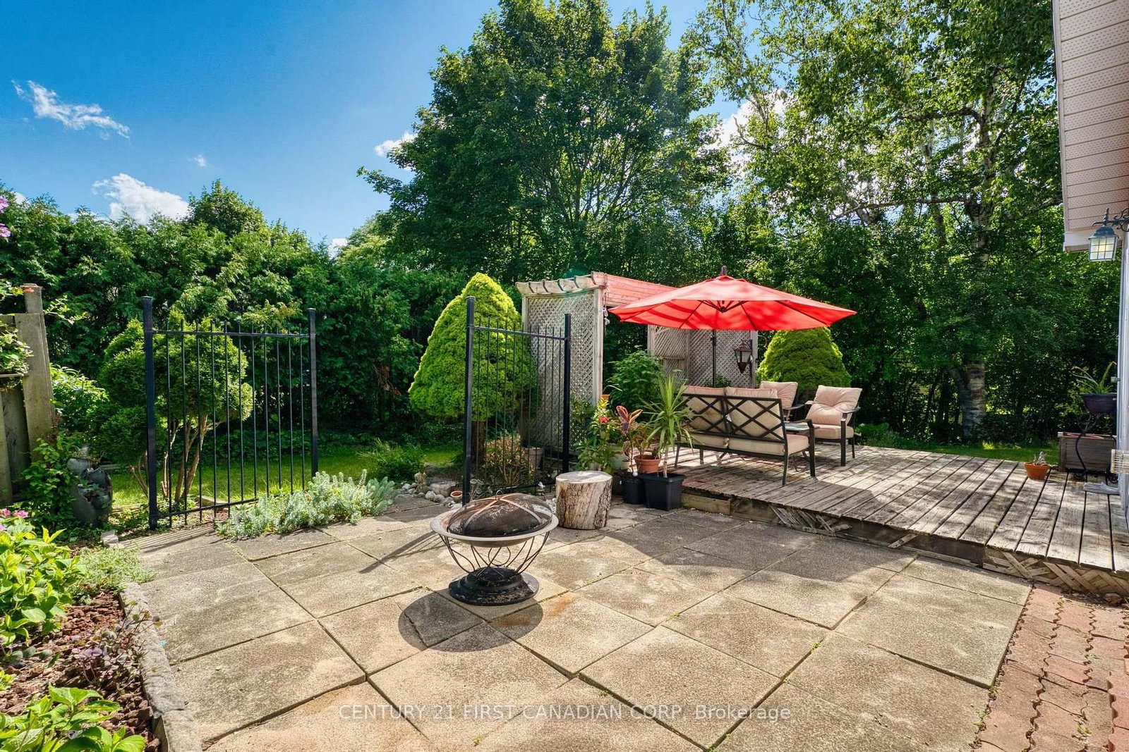 501 COMMISSIONERS Road E • London South, ON photo 75