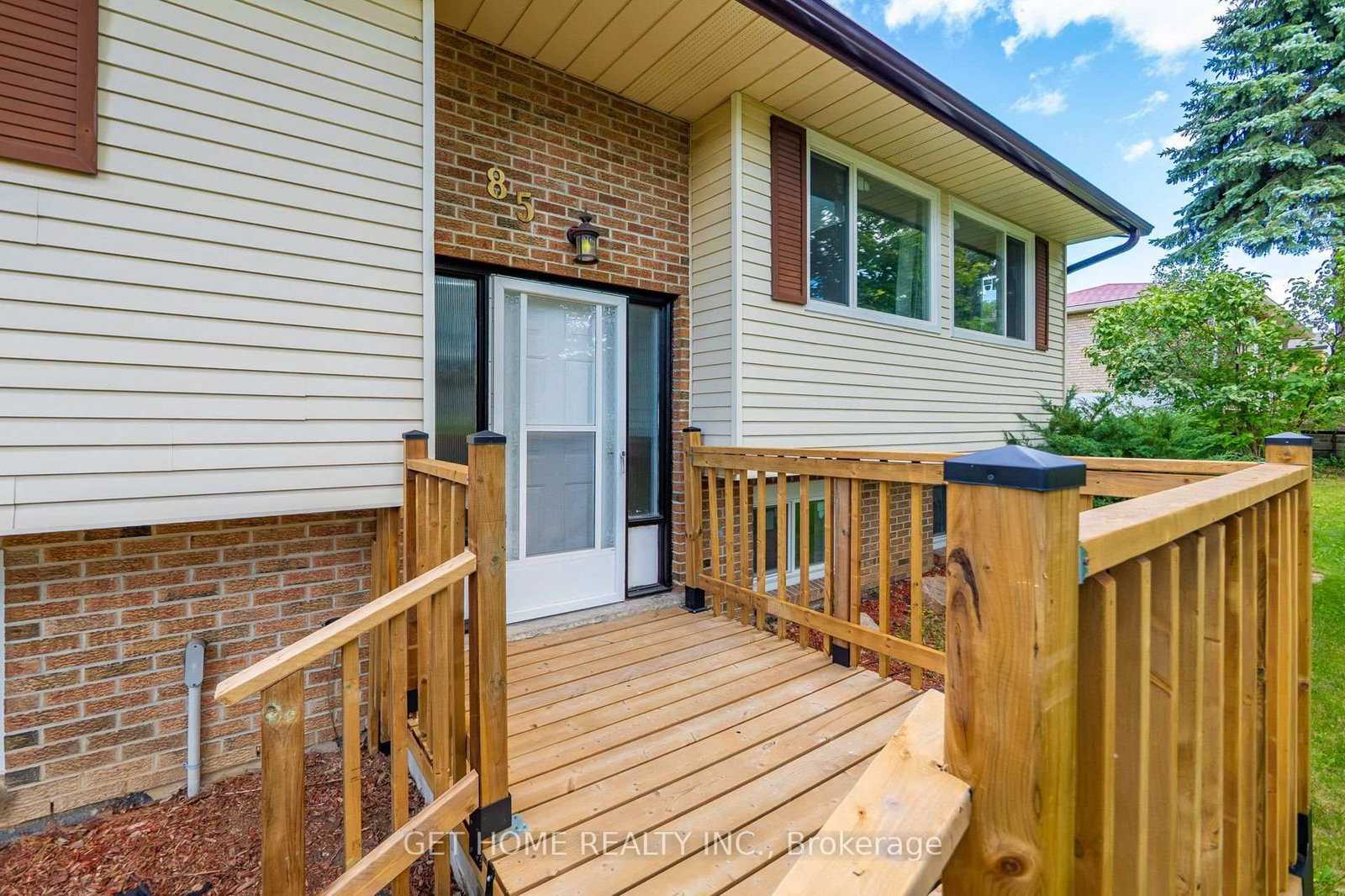85 High Acres Crescent • Kitchener, ON photo 4