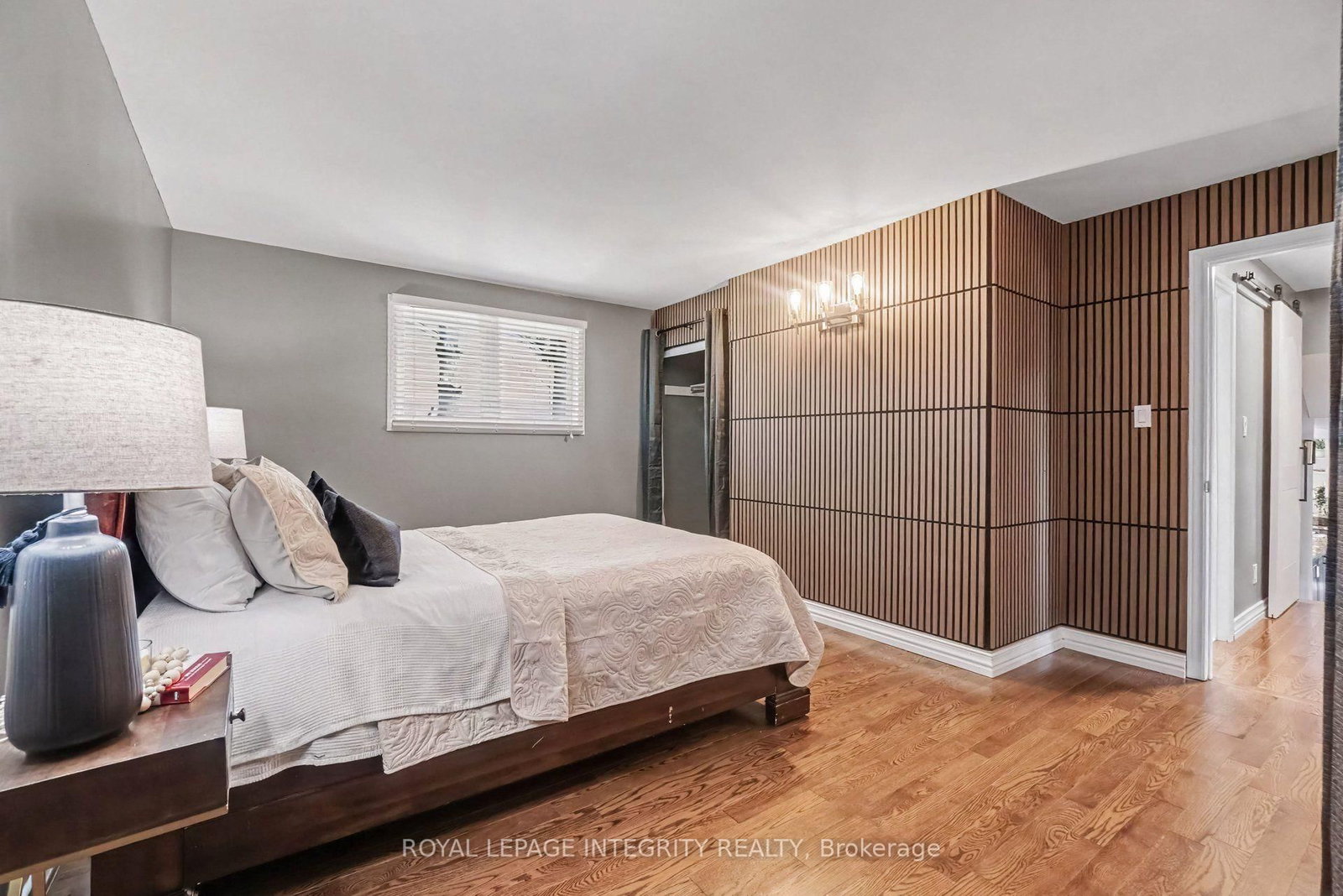 92 Lennox Street S • Richmond, ON photo 28
