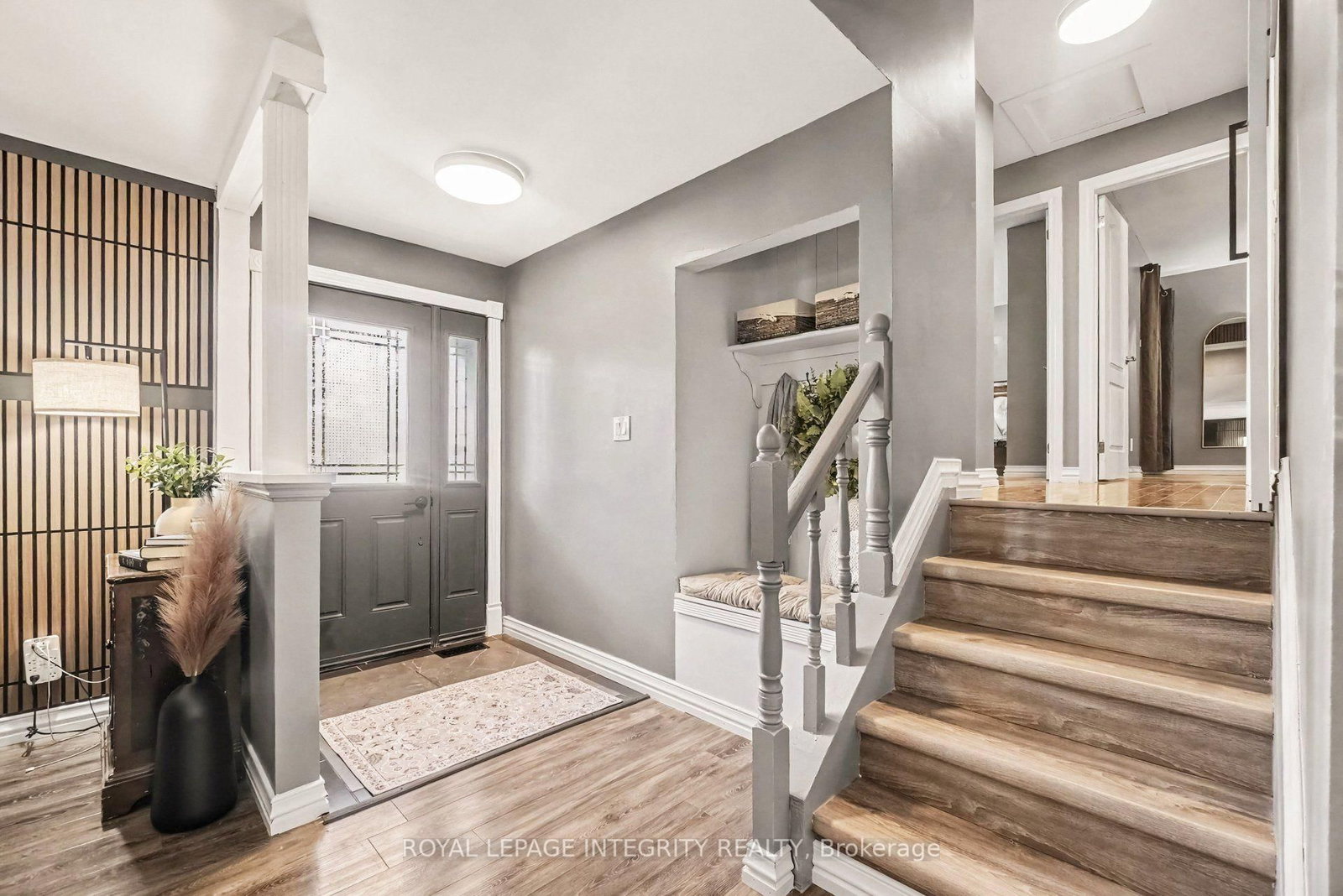 92 Lennox Street S • Richmond, ON photo 5