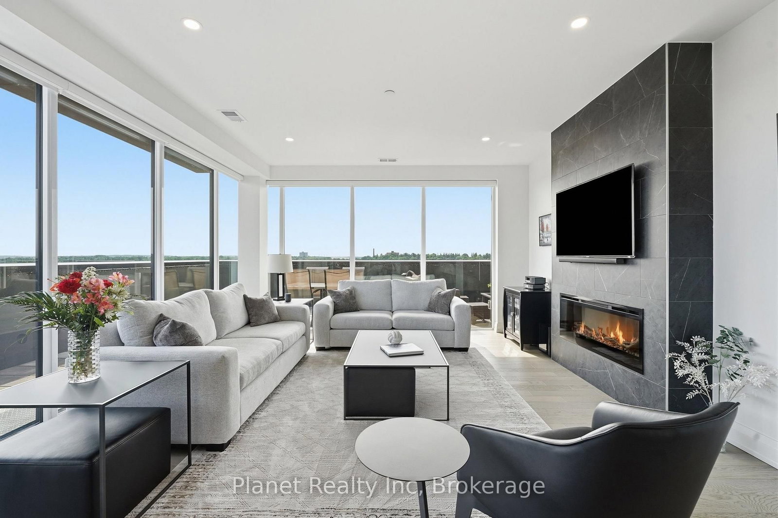 71 Wyndham Street S • #1305 • Guelph, ON photo 3