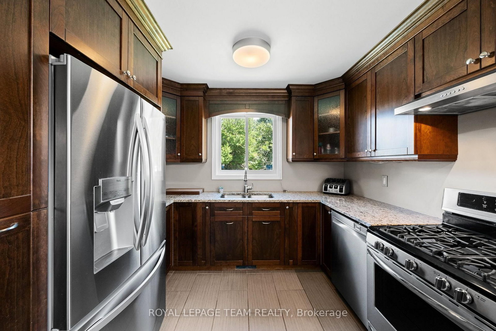 27 Ballantrae Way • Ottawa, ON photo 11