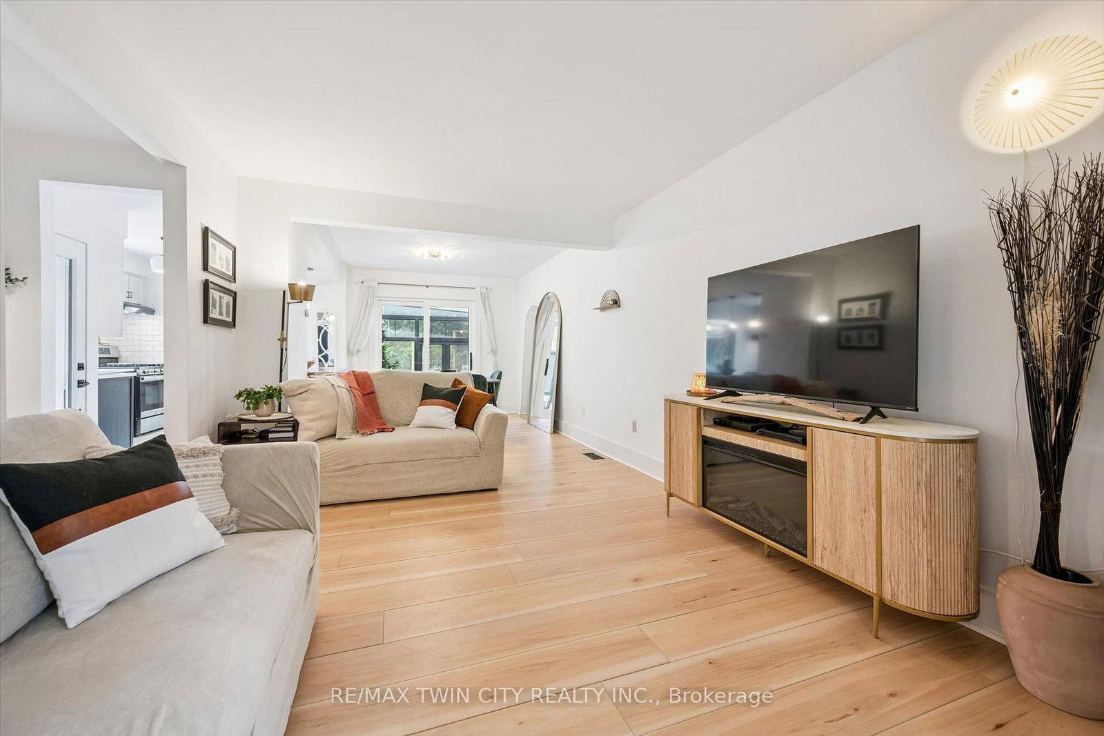 121 Belmont Avenue • Waterloo, ON photo 7