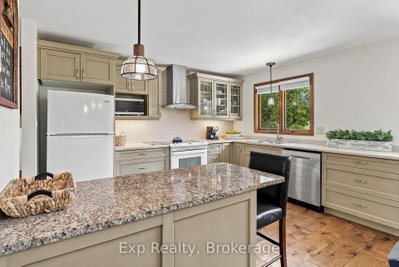 36 Kensington Crescent • Belleville, ON photo 6
