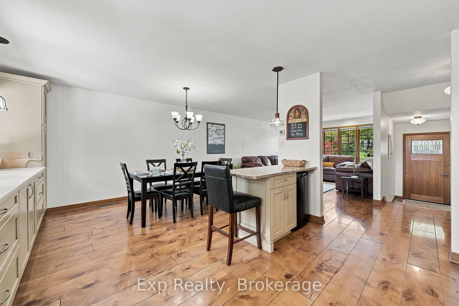 36 Kensington Crescent • Belleville, ON photo 8