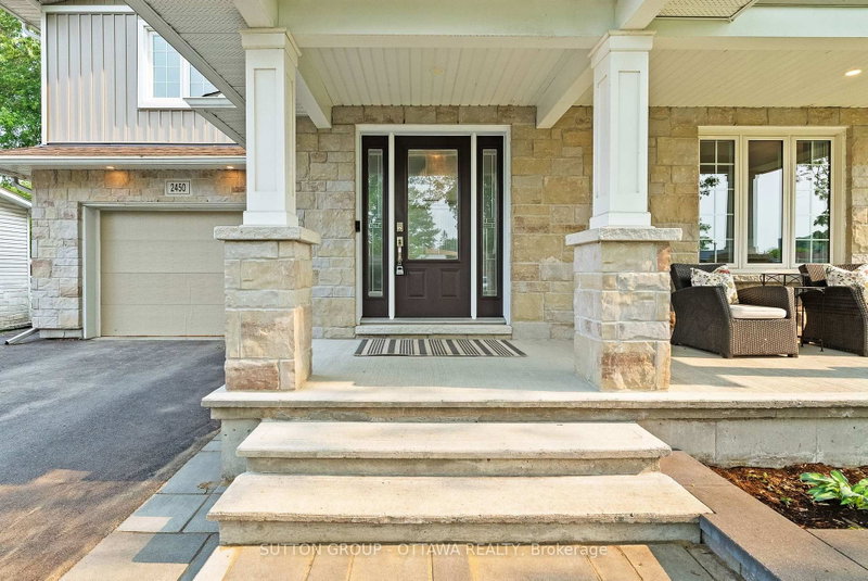 2450 Blackstone Crescent