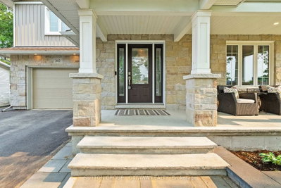 2450 Blackstone Crescent • Ottawa, ON photo 2