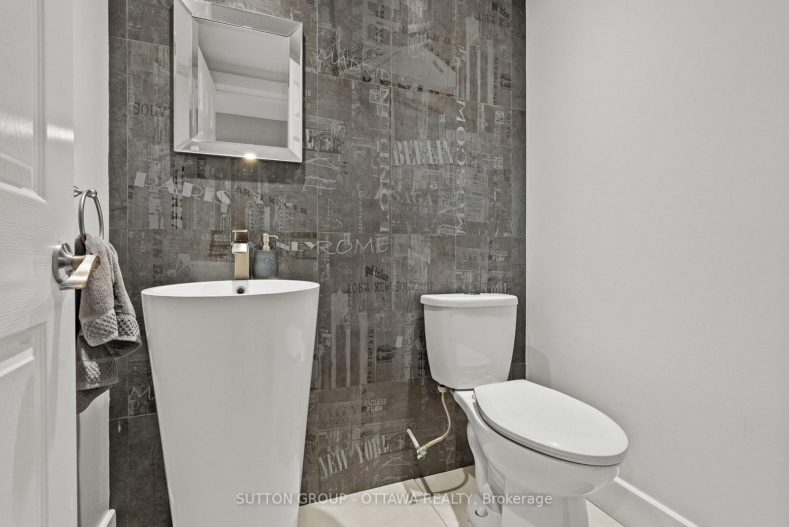 2450 Blackstone Crescent • Ottawa, ON photo 23