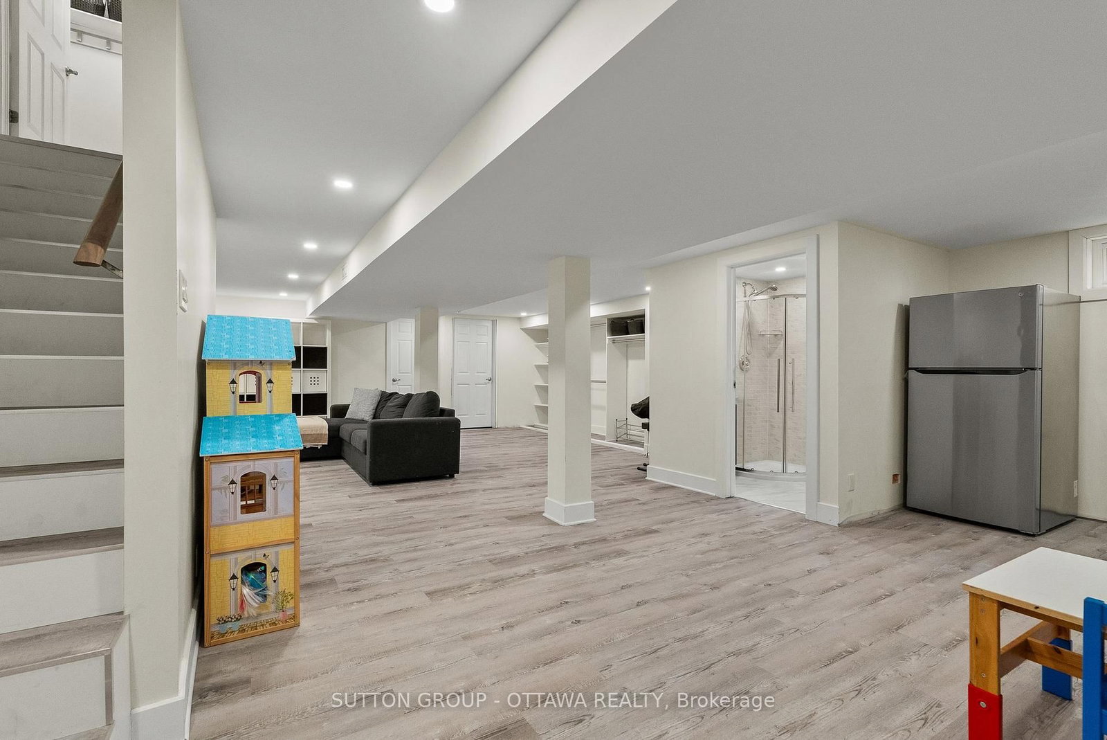 2450 Blackstone Crescent • Ottawa, ON photo 40