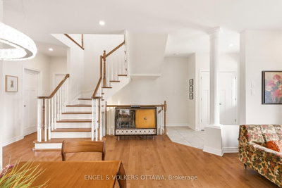 502 Caracole Way • Ottawa, ON photo 6