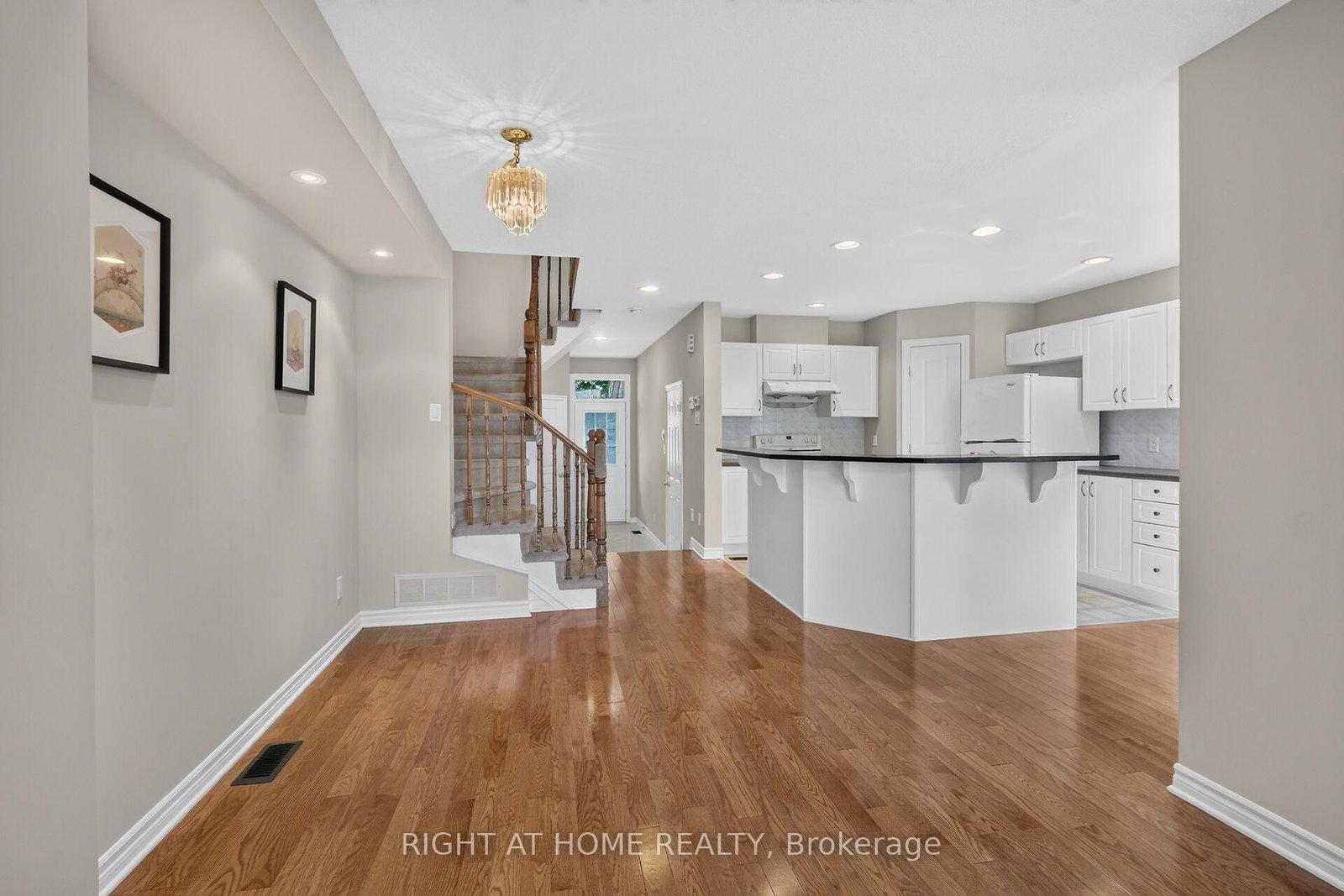 2022 Melette Crescent • Ottawa, ON photo 11