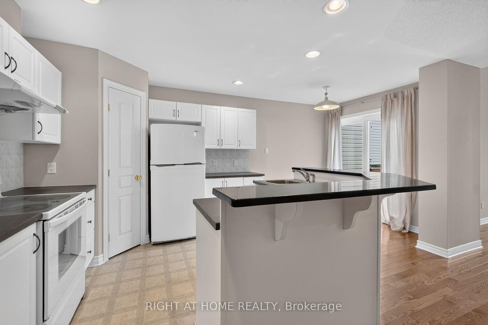 2022 Melette Crescent • Ottawa, ON photo 13