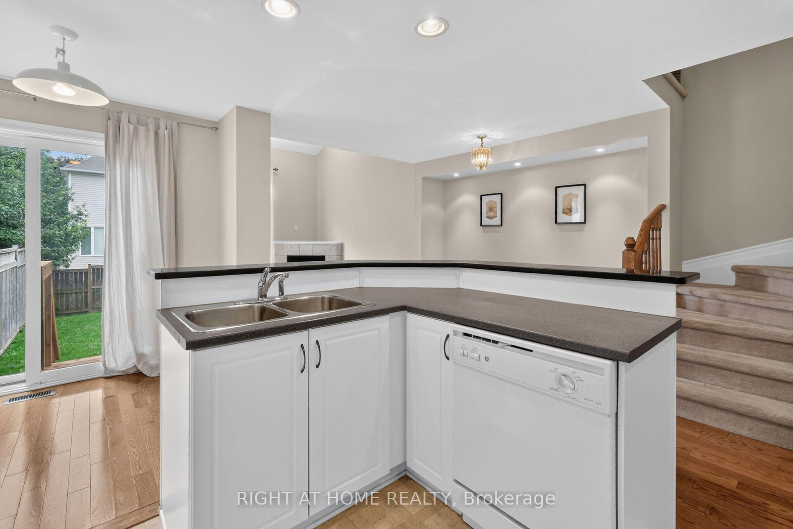 2022 Melette Crescent • Ottawa, ON photo 15