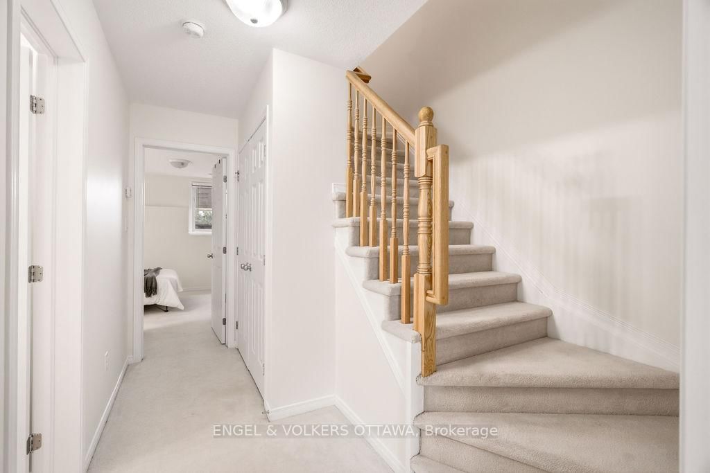 270 Espin Heights • Ottawa, ON photo 17