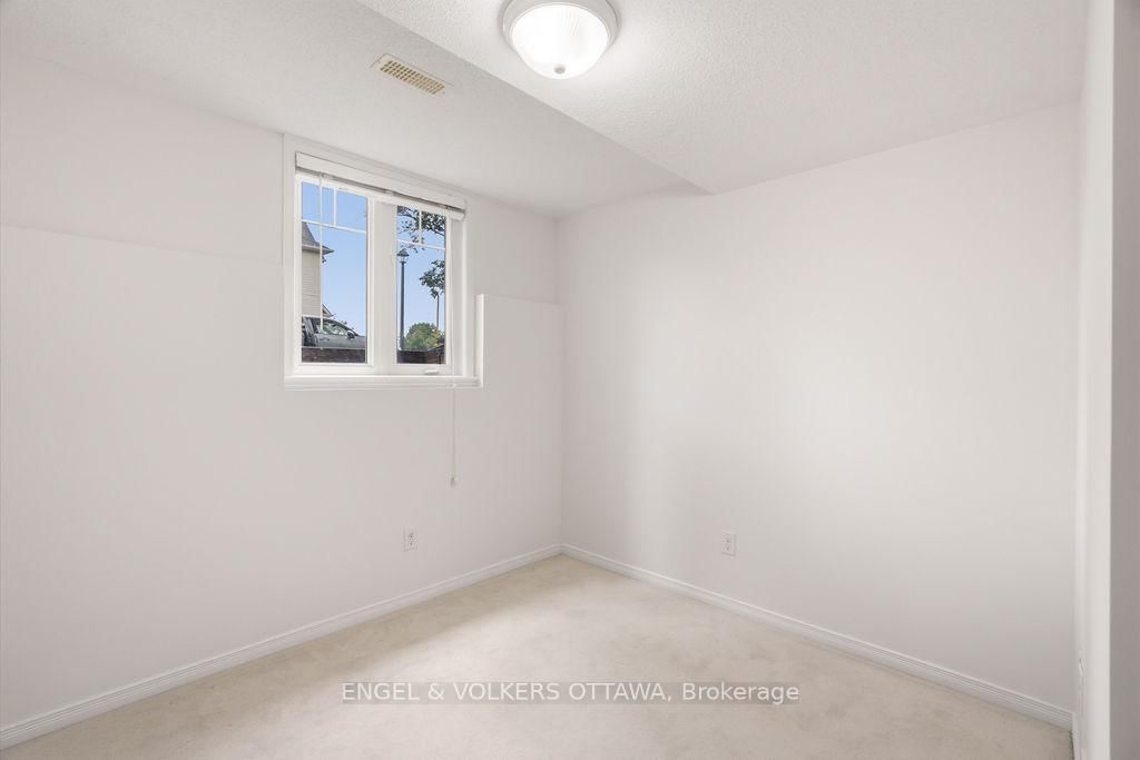 270 Espin Heights • Ottawa, ON photo 22