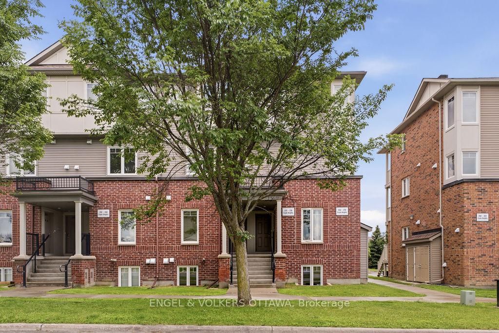 270 Espin Heights • Ottawa, ON photo 4
