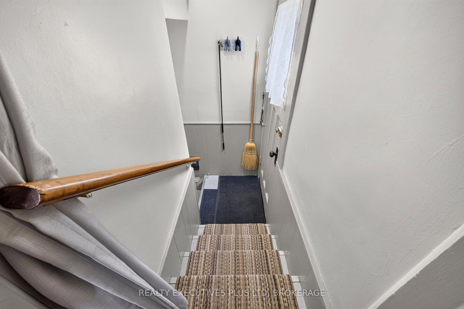 5179 HURON Street • Niagara Falls, ON photo 25