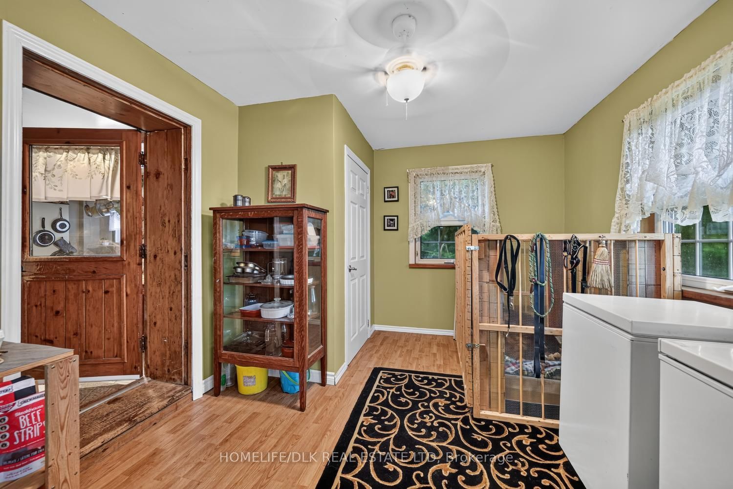 Listing Image 7