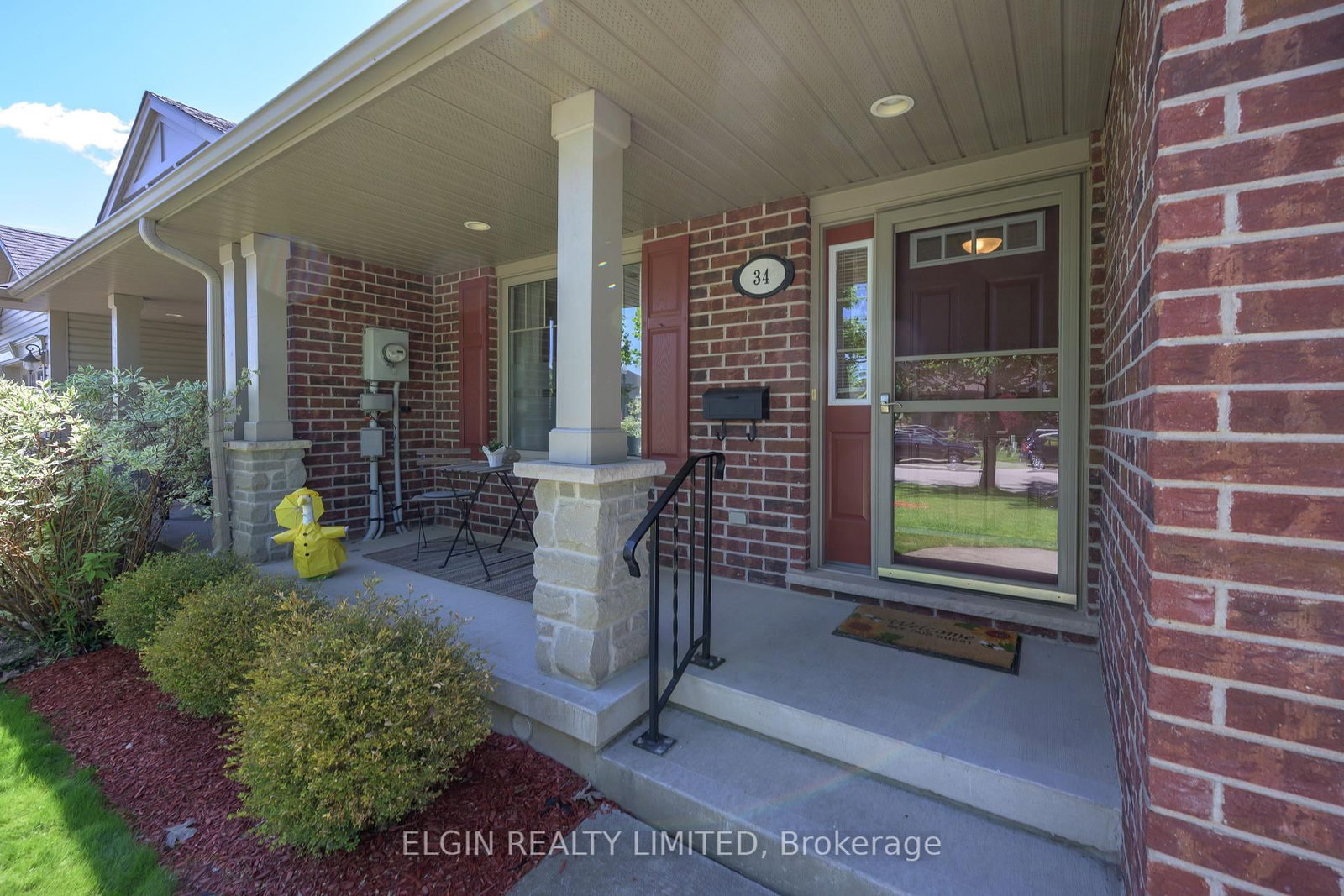 34 Pear Tree Avenue • St. Thomas, ON photo 3