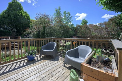 34 Pear Tree Avenue • St. Thomas, ON photo 8