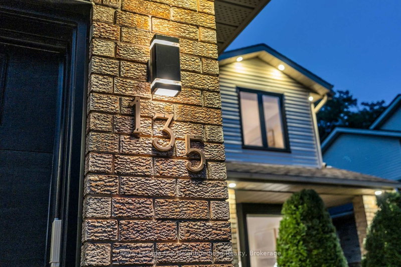 135 Kanata Crescent