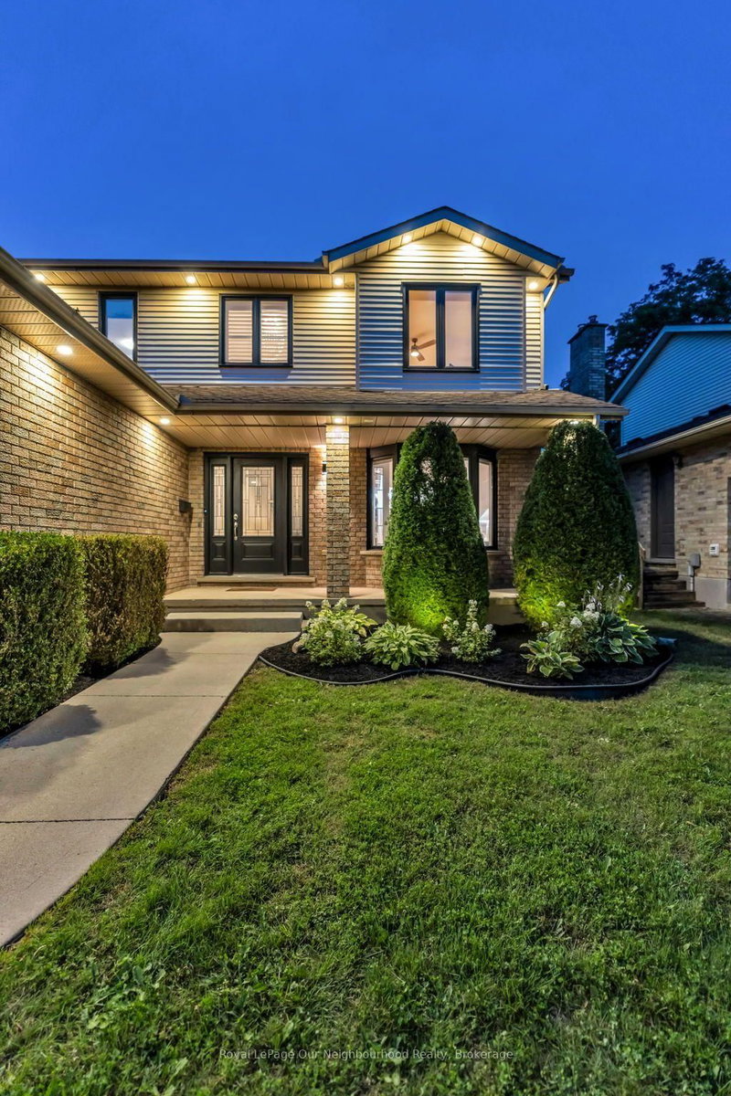 135 Kanata Crescent