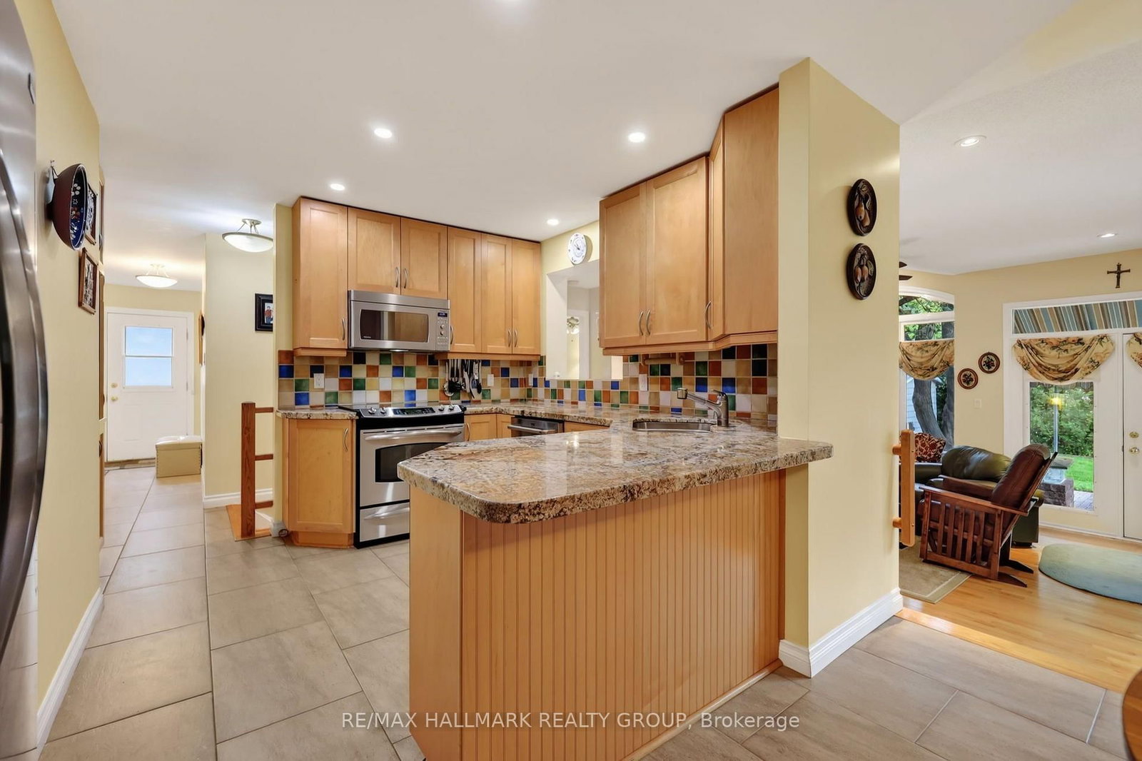 2692 Colman Street • Ottawa, ON photo 10