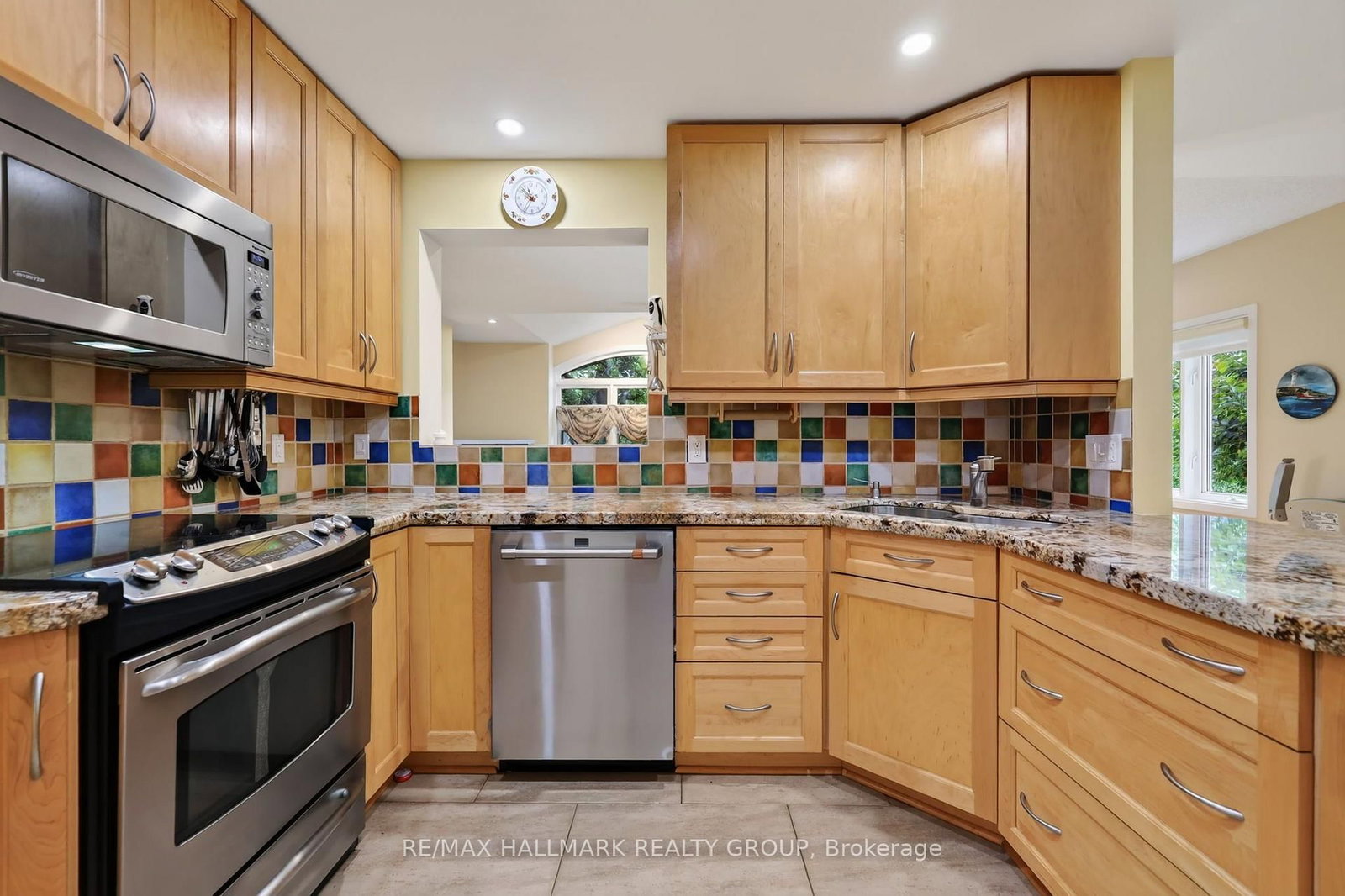 2692 Colman Street • Ottawa, ON photo 11