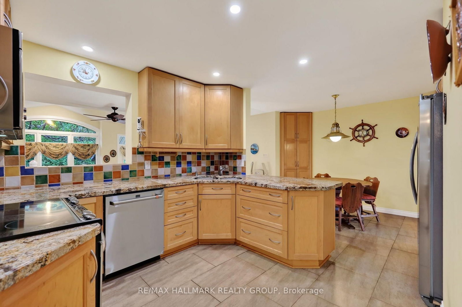 2692 Colman Street • Ottawa, ON photo 12