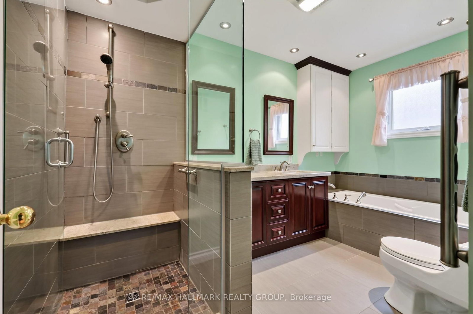 2692 Colman Street • Ottawa, ON photo 20