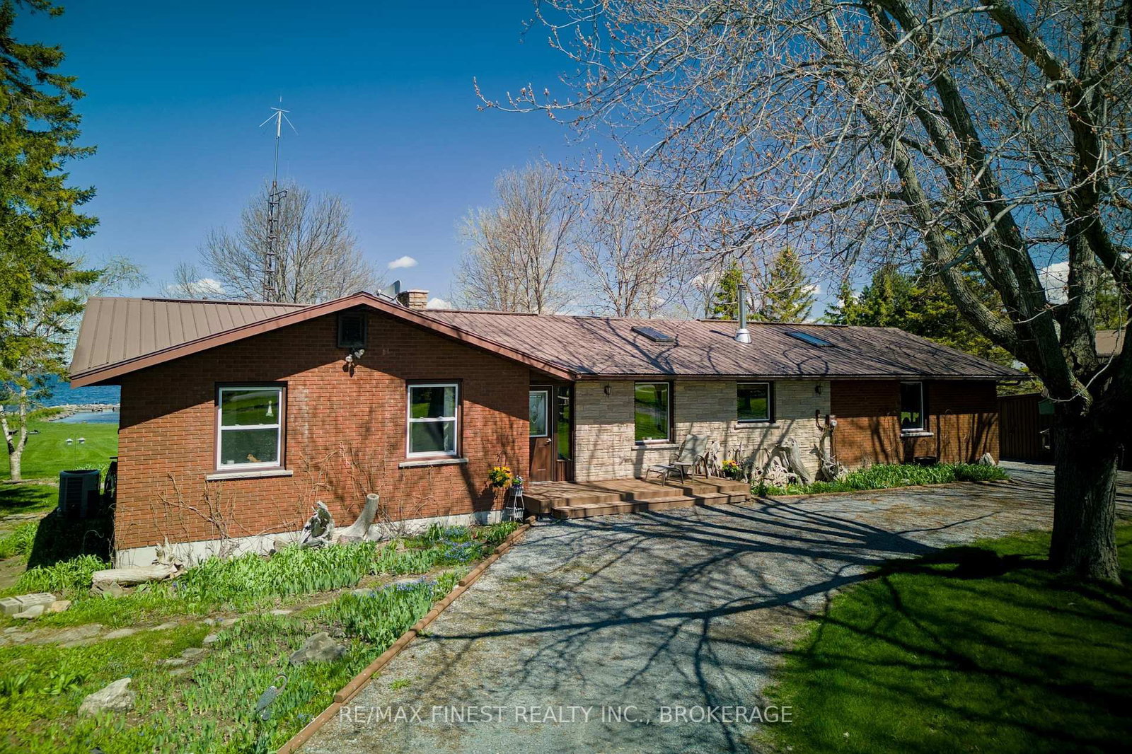 10930 Front Road • Stella, ON photo 39
