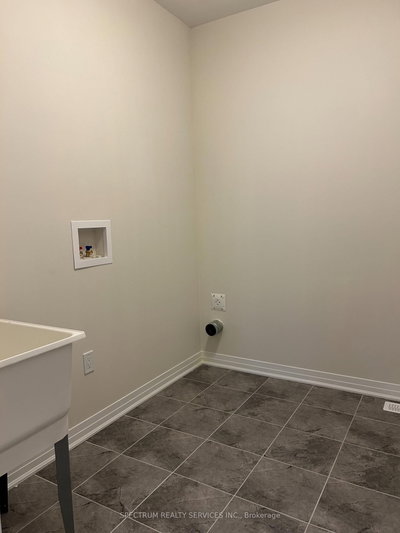 10 Arding Circle • Brantford, ON photo 5