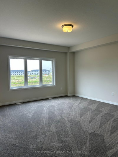 10 Arding Circle • Brantford, ON photo 8