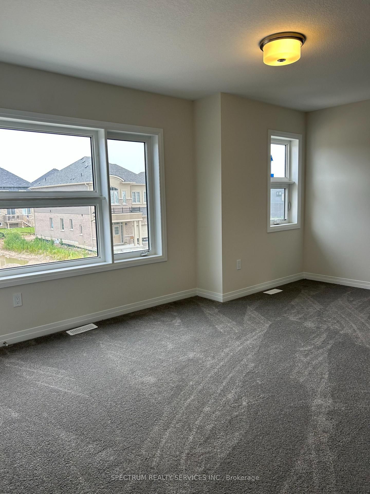 10 Arding Circle • Brantford, ON photo 9