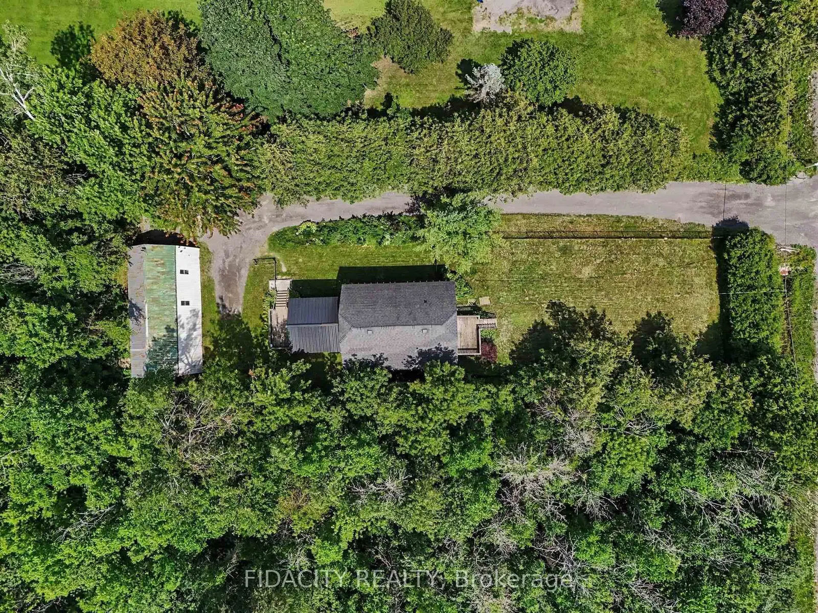 6811 Flewellyn Road, Ottawa, ON — photo 2