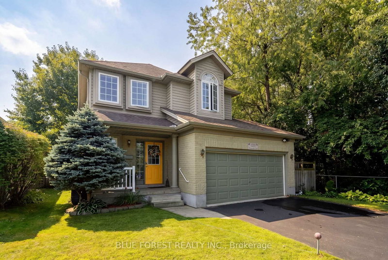 1233 Crosscreek Crescent