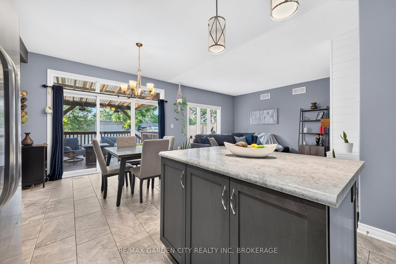 6569 Frederica Street • Niagara Falls, ON photo 8