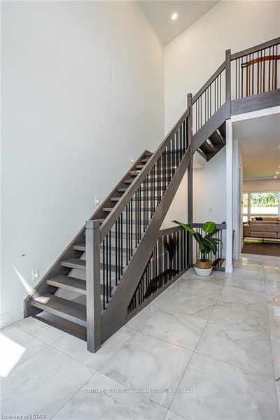 3049 PETTY Road • London South, ON photo 8