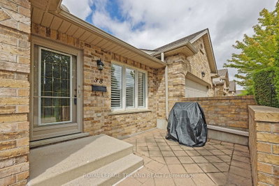 572 Thistlewood Drive • #38 • London North, ON photo 3