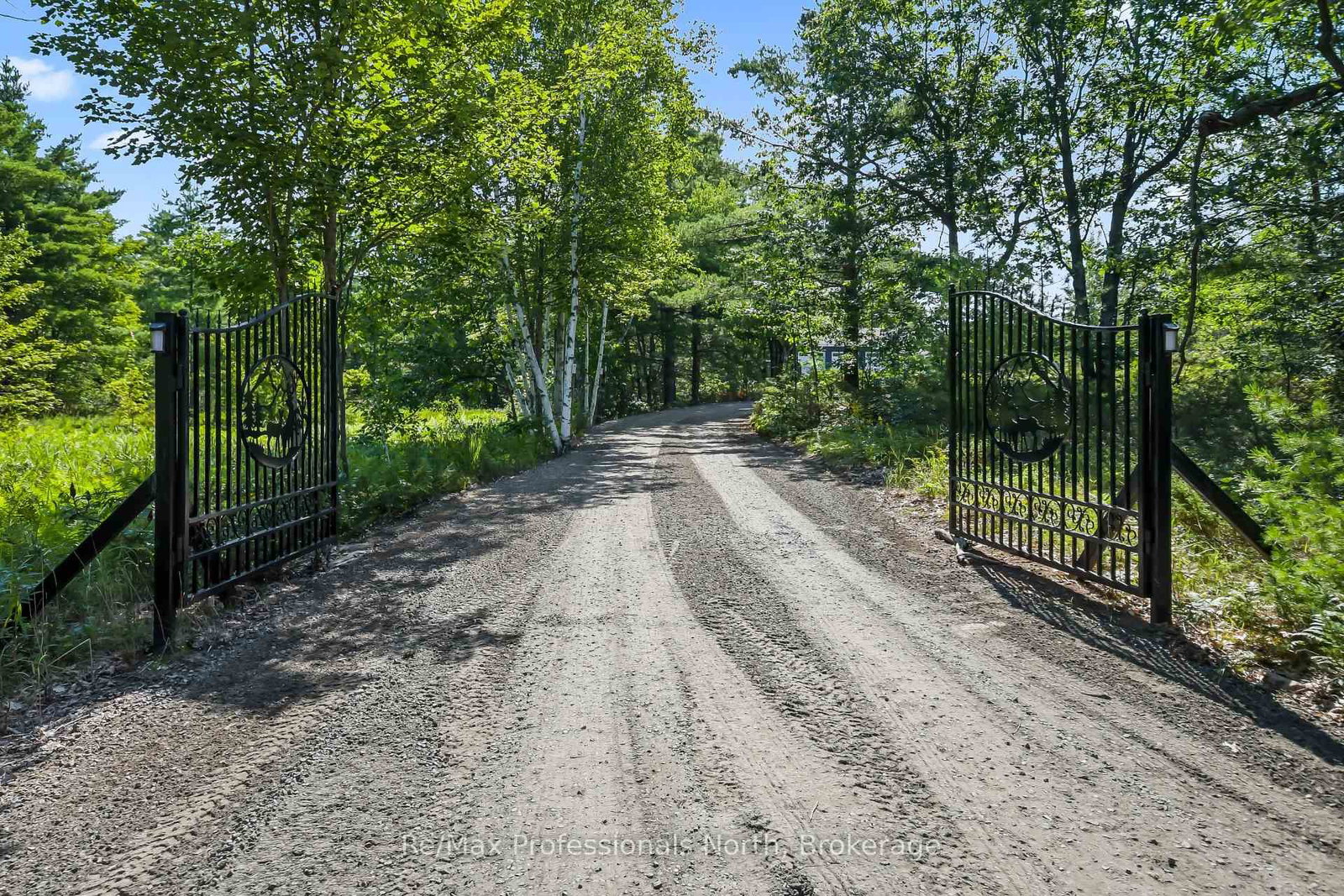 891 Peninsula Road • Gravenhurst, ON photo 3