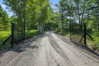 891 Peninsula Road • Gravenhurst, ON photo 3