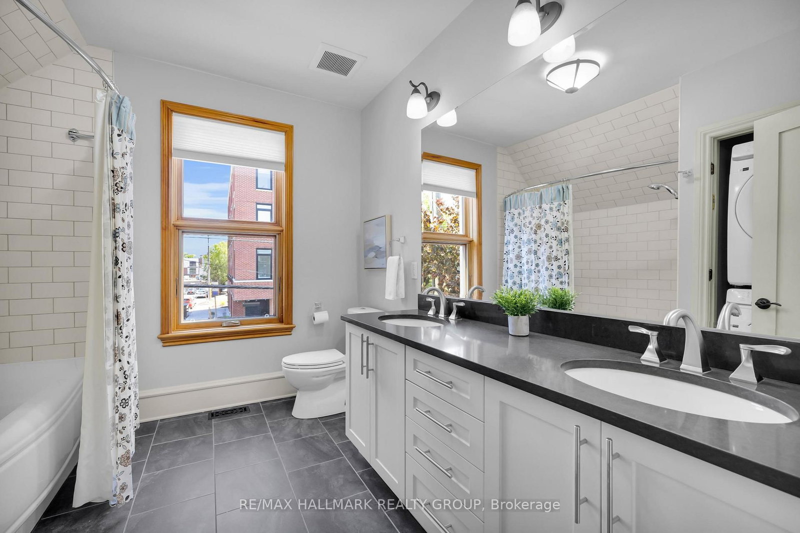 376 Winona Avenue • Ottawa, ON photo 22